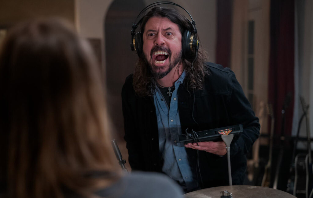 Dave Grohl revela o Foo Fighter que ele mais gostou de matar no Studio 666 1