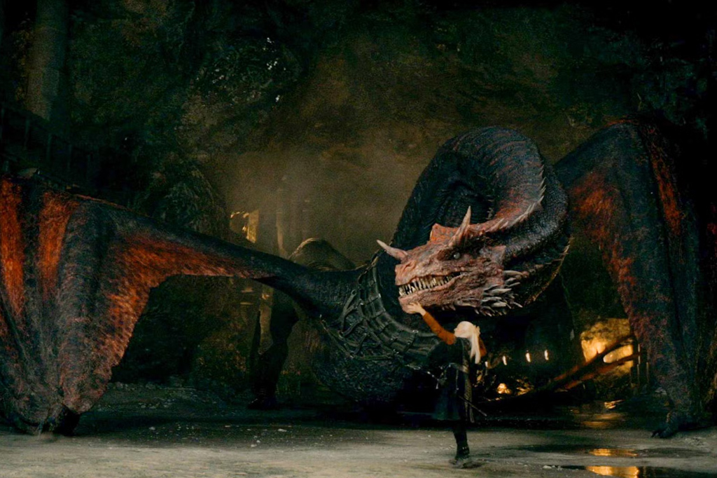 'Game of Thrones': A grande queda do final da primeira temporada de 'House of the Dragon' faz com que a Rainha Negra se levante 9